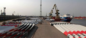 Wind Turbine Blades Test Facility, Nordac Rostock Harbour
